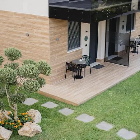 Lej & Laj Appartement *