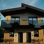Lej & Laj Apartamento Hamallaj